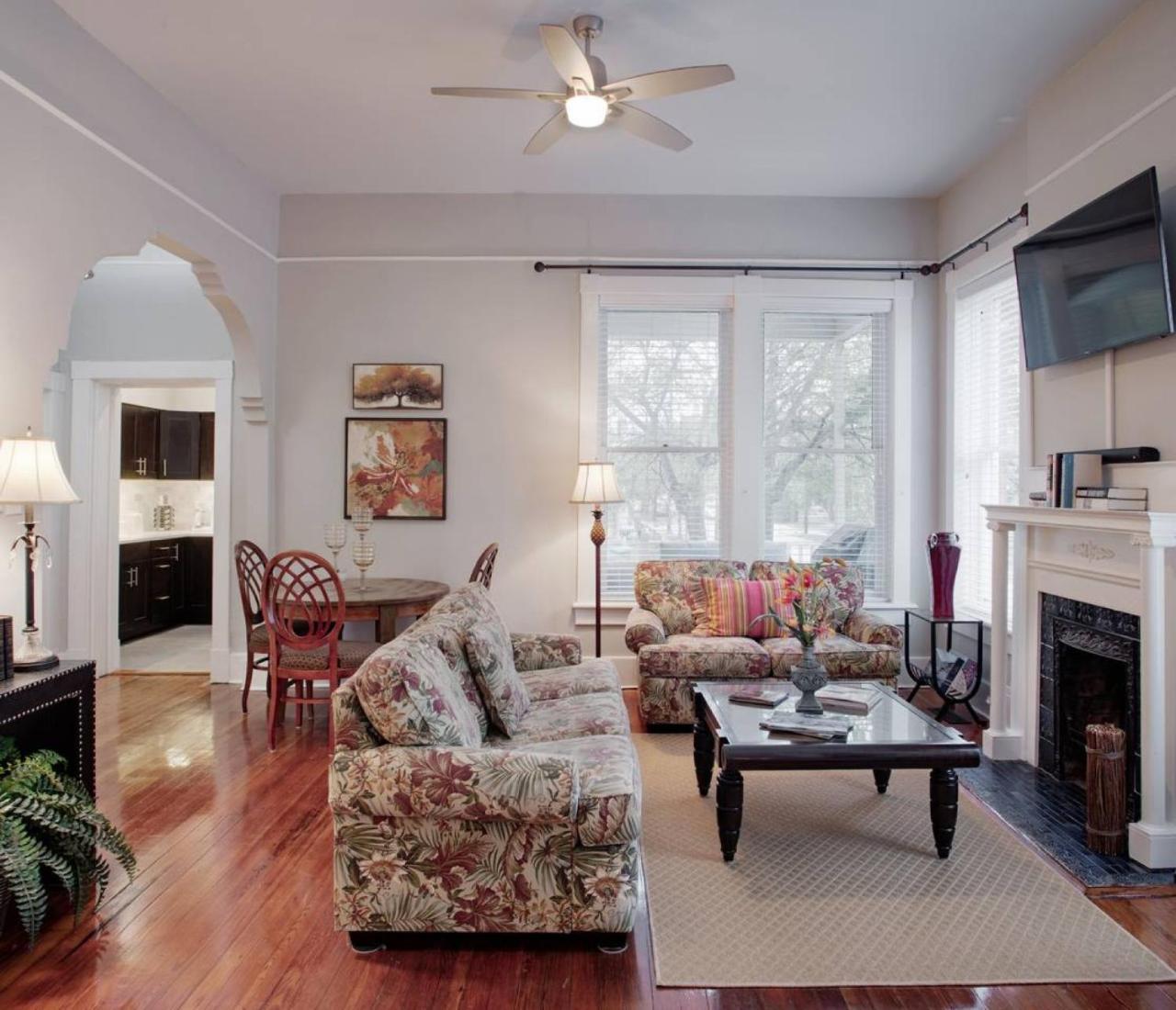 420Waldburg A - Modern Apt With Southern Charm Blocks From Forsyth Apartman Savannah Kültér fotó