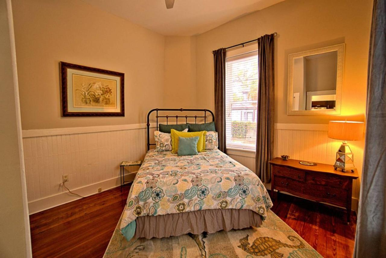 420Waldburg A - Modern Apt With Southern Charm Blocks From Forsyth Apartman Savannah Kültér fotó
